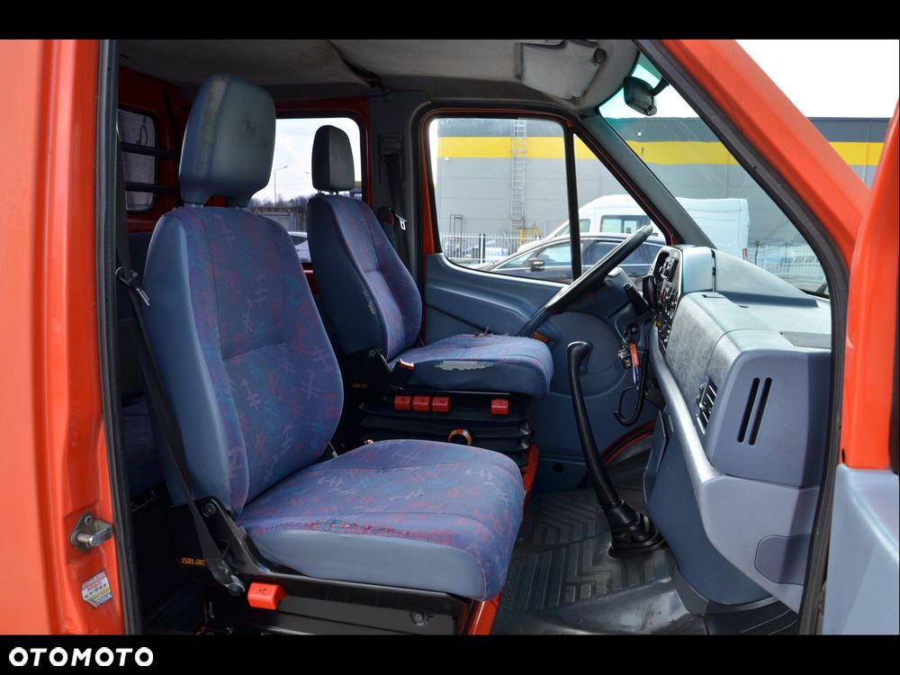 Mercedes-Benz Sprinter - 10