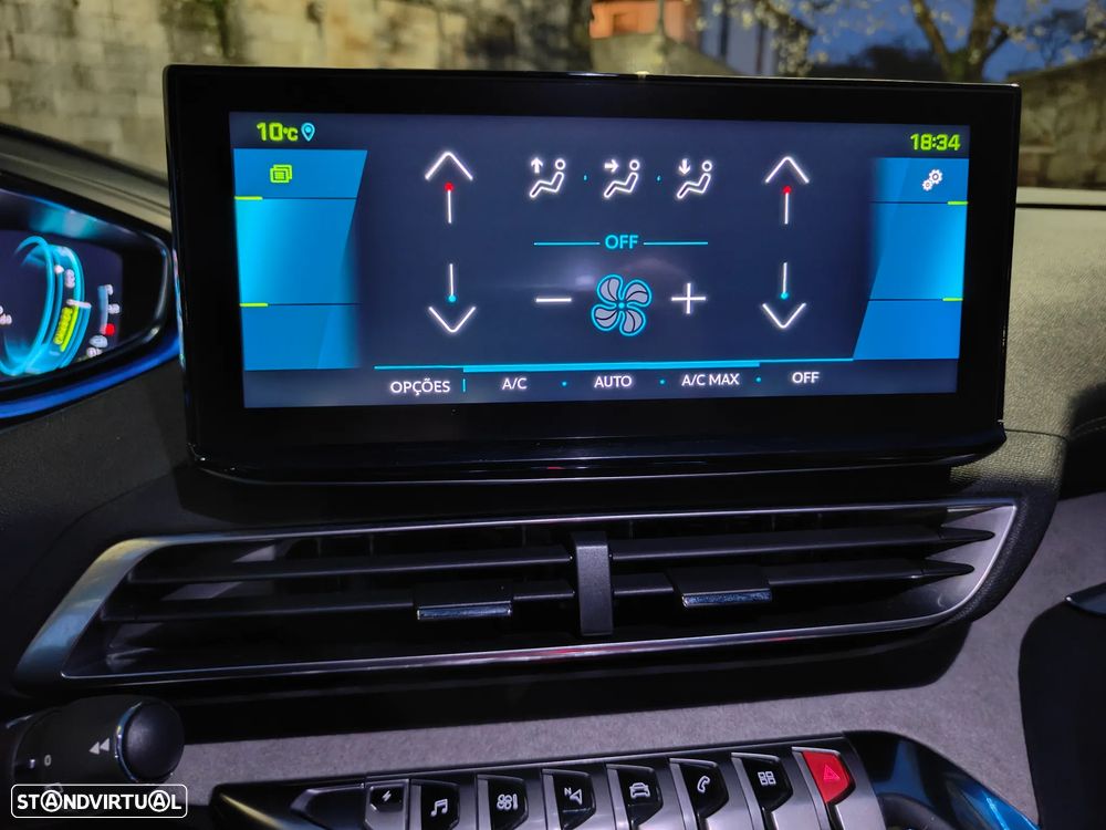 Peugeot 3008 1.6 Hybrid4 GT Line e-EAT8 - 33