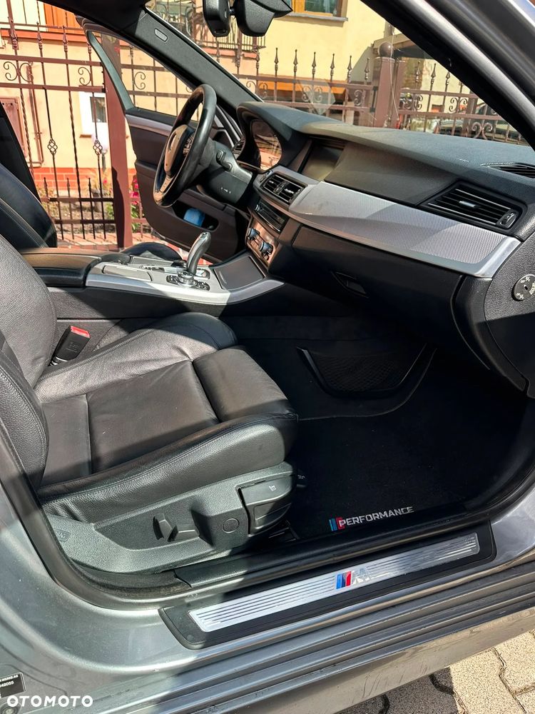 BMW Seria 5 520d - 32