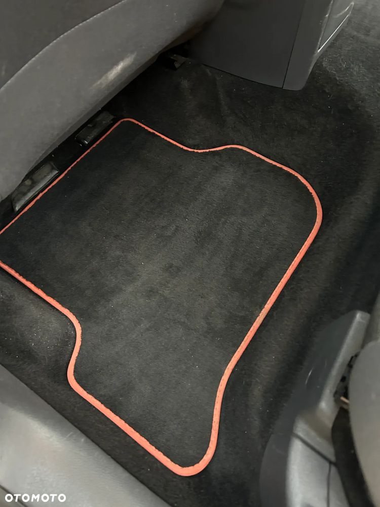 Volkswagen Golf 1.9 TDI Sportline - 8