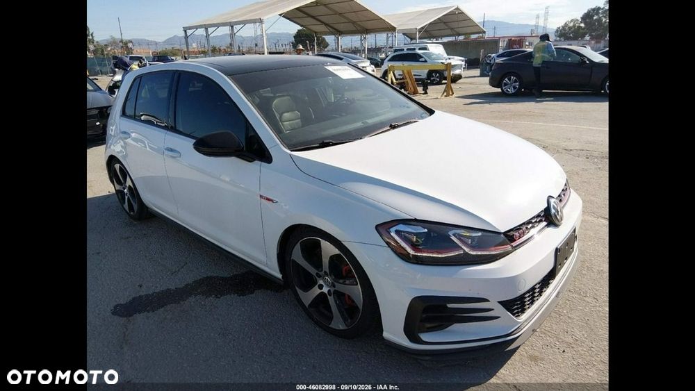 Volkswagen Golf - 3