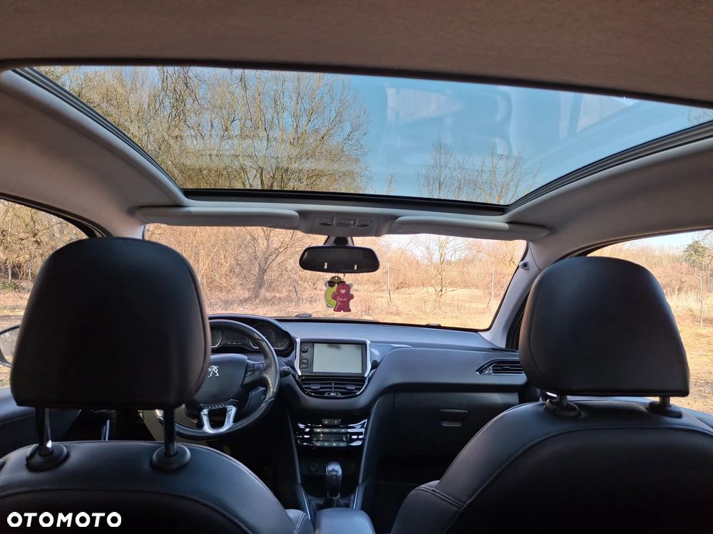 Peugeot 208 e-HDi 92 Stop&Start Allure - 10