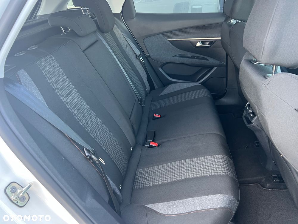 Peugeot 3008 1.6 BlueHDi Allure S&S EAT6 - 10