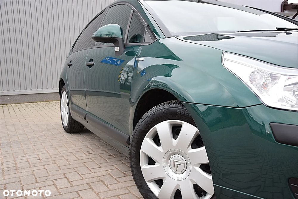 Citroën C4 1.4 16V Advance - 9