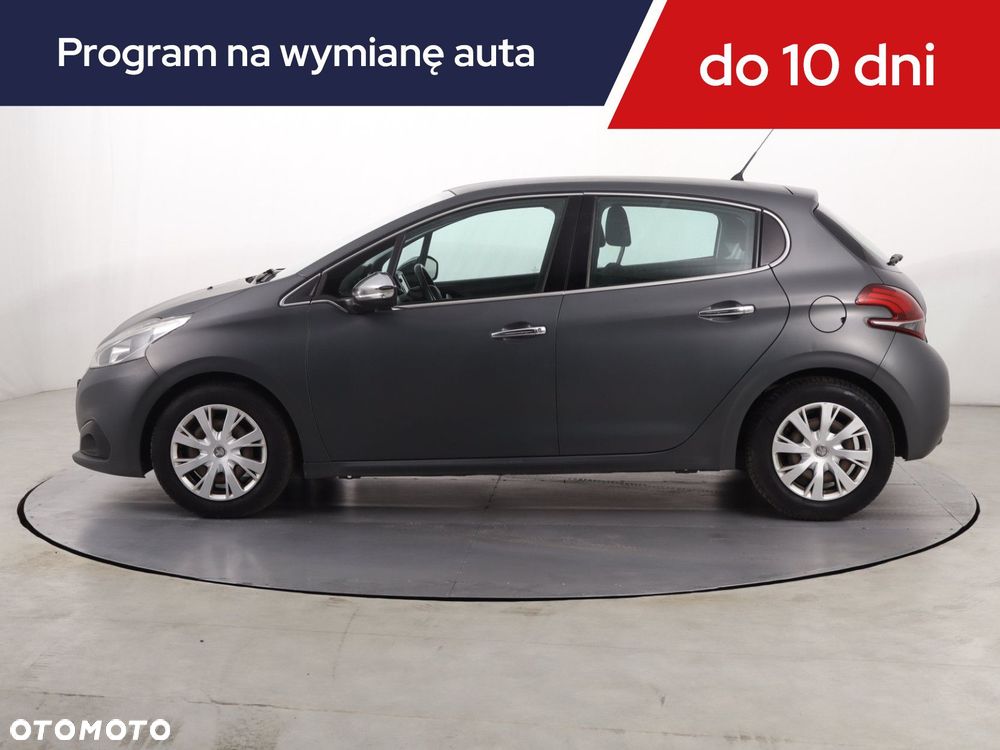 Peugeot 208 - 4