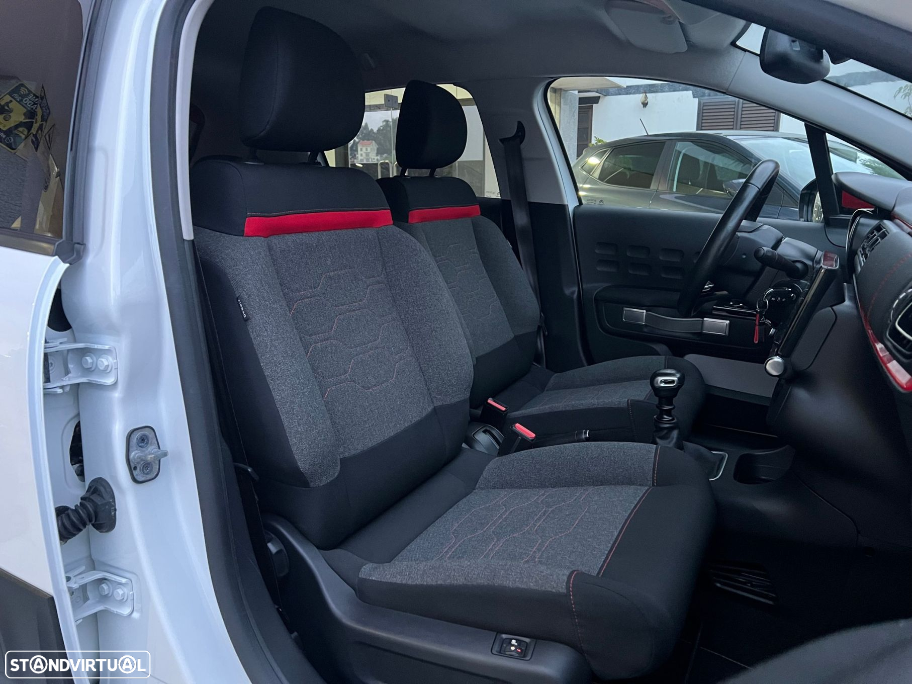 Citroën C3 1.2 PureTech Shine - 17