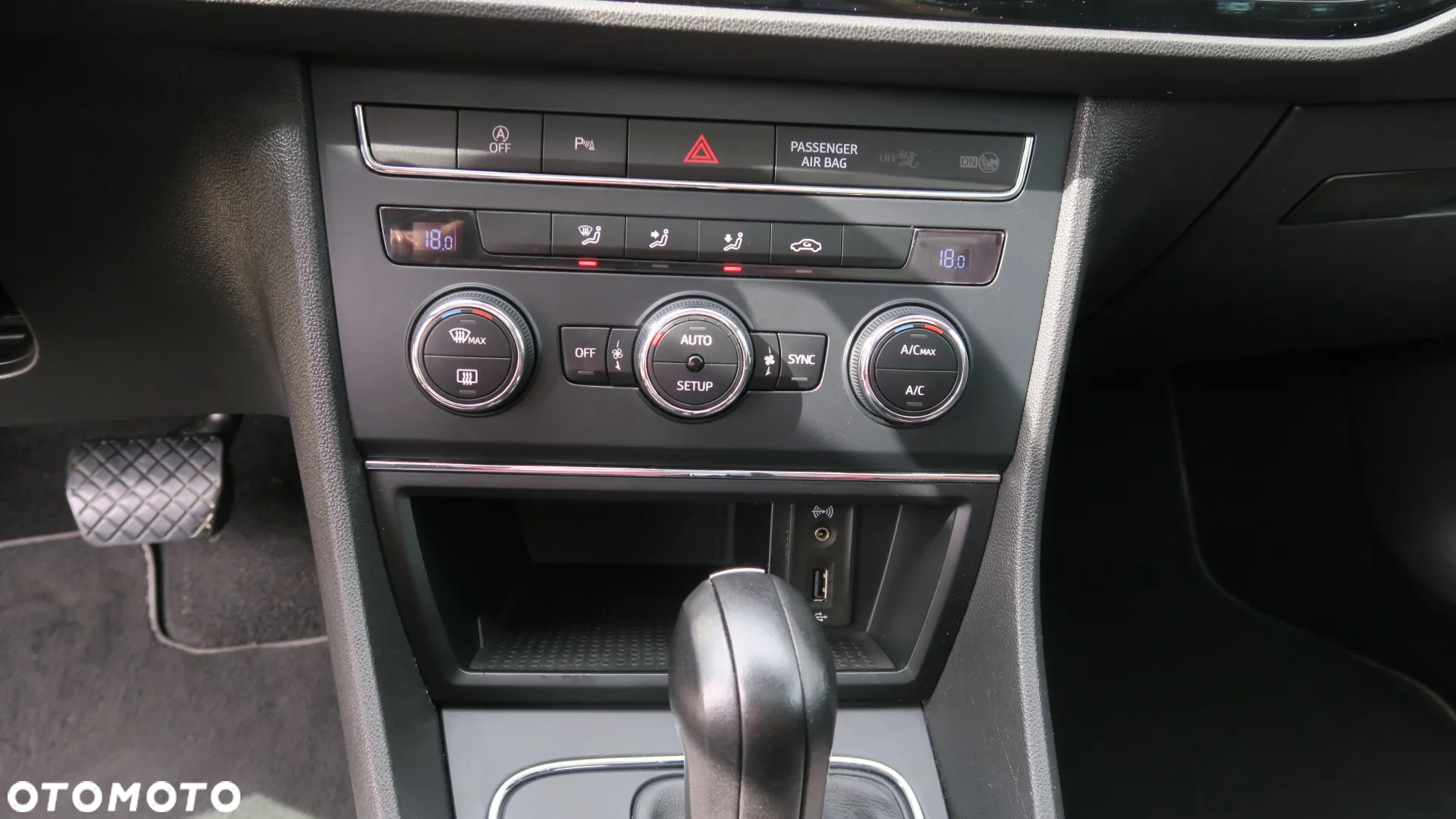 Seat Leon 2.0 TDI DPF Start&Stop DSG XCELLENCE - 24