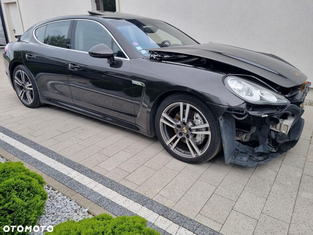 Porsche Panamera 4S - 16