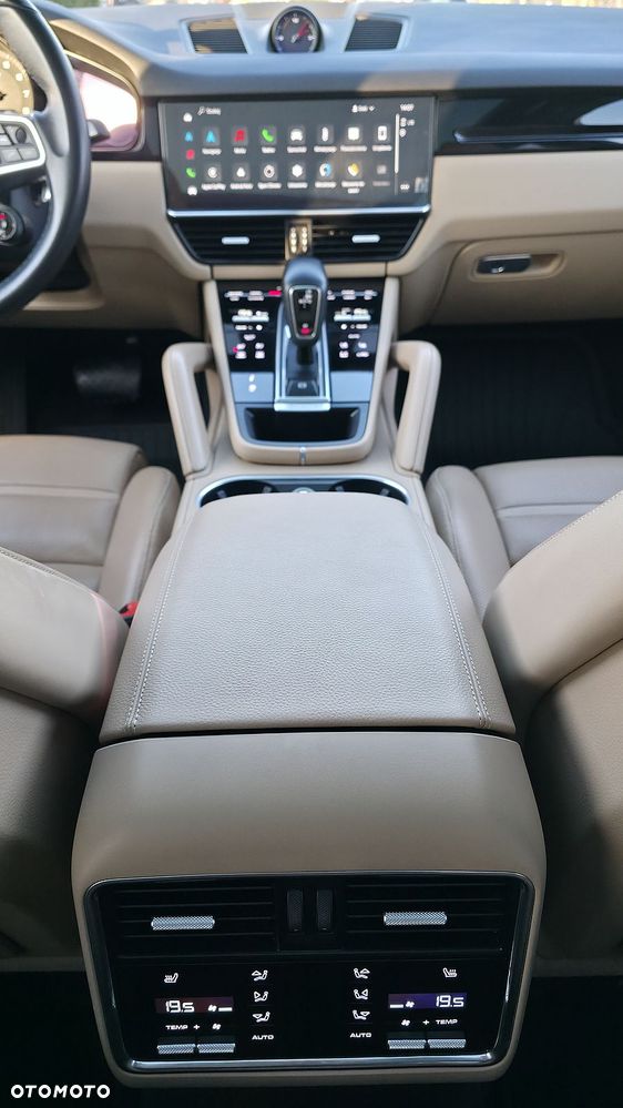 Porsche Cayenne Platinum Edition - 23