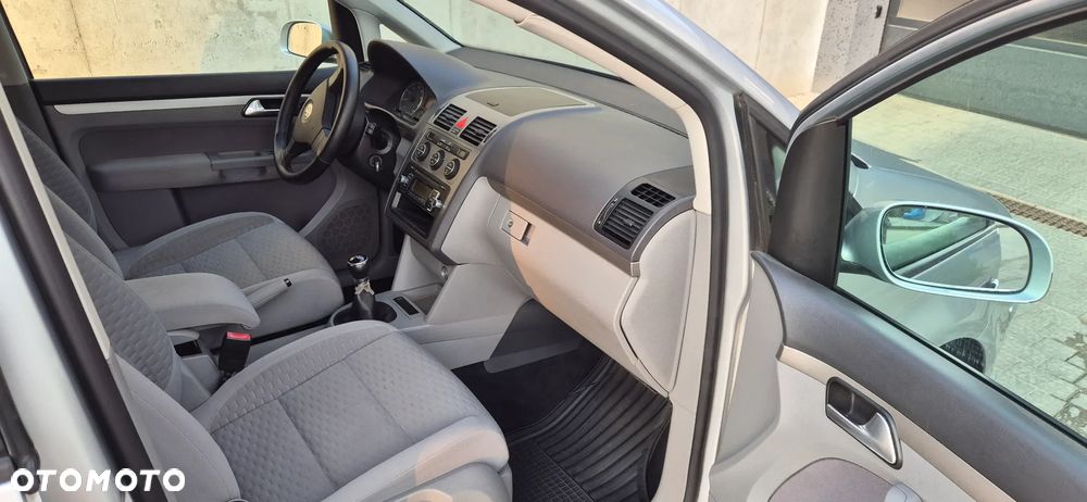 Volkswagen Touran - 6