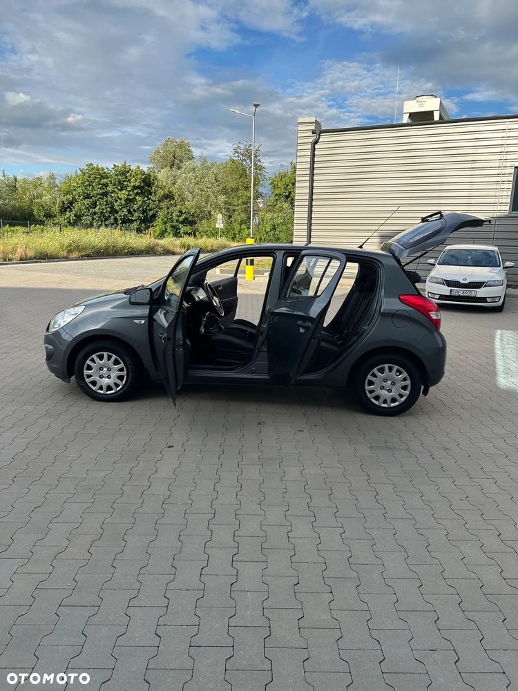 Hyundai i20 - 20