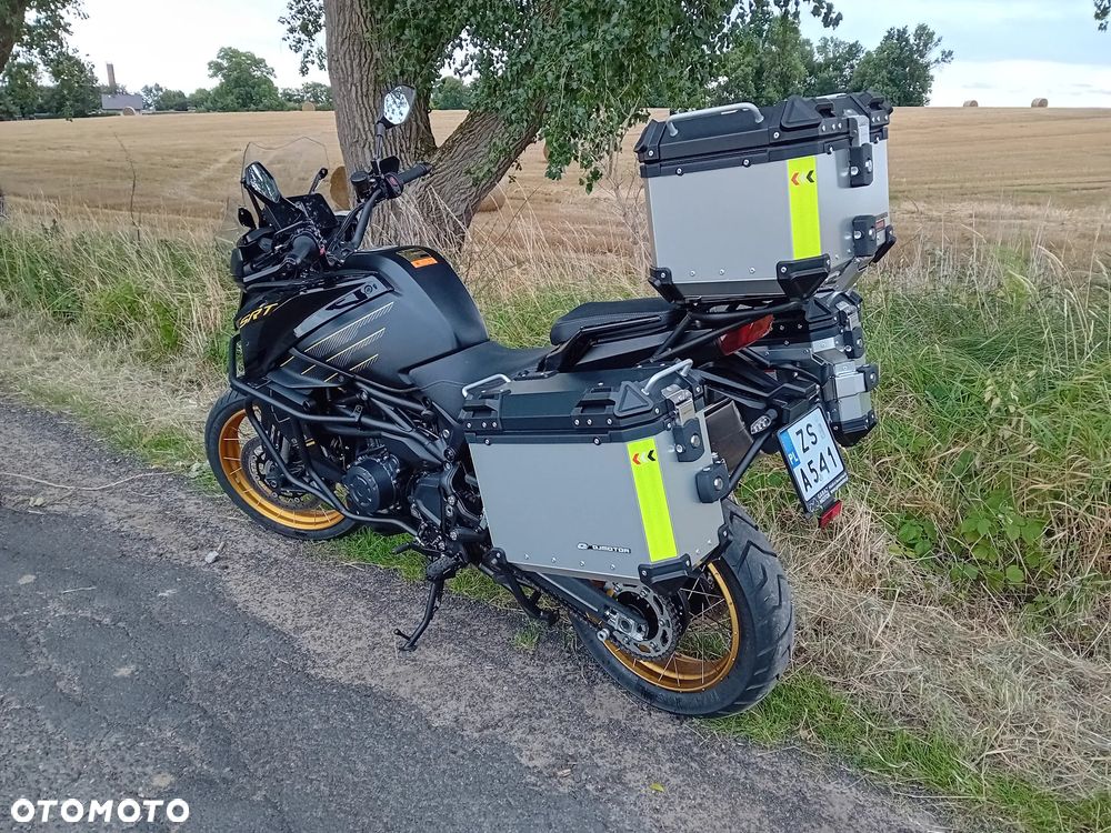 QJMOTOR SRT900SX - 6