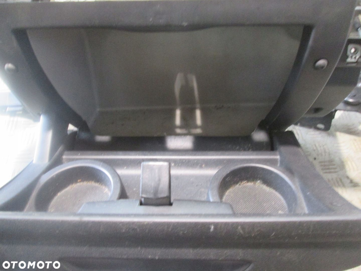 LODÓWKA SCHOWEK KONSOLI CITROEN C4 GRAND PICASSO I 06- 9654110677 - 2