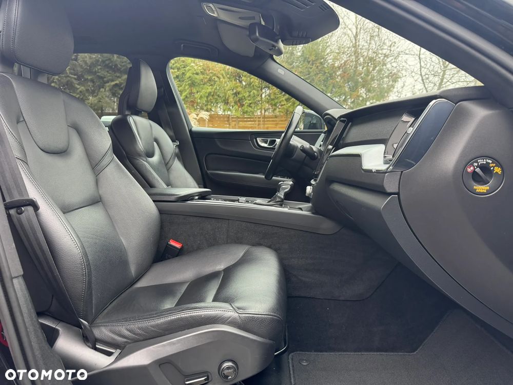 Volvo XC 60 D4 AWD Geartronic RDesign - 23