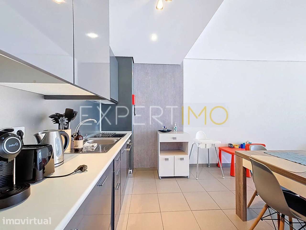 Apartamento T2 a 300m da Praia da Rocha com garagem e piscina - Grande imagem: 5/55