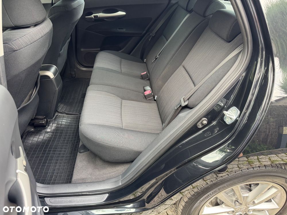 Toyota Auris 1.6 Executive - 27