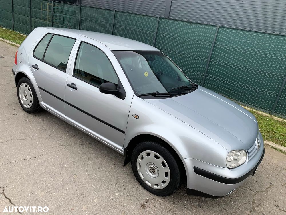 Volkswagen Golf - 12