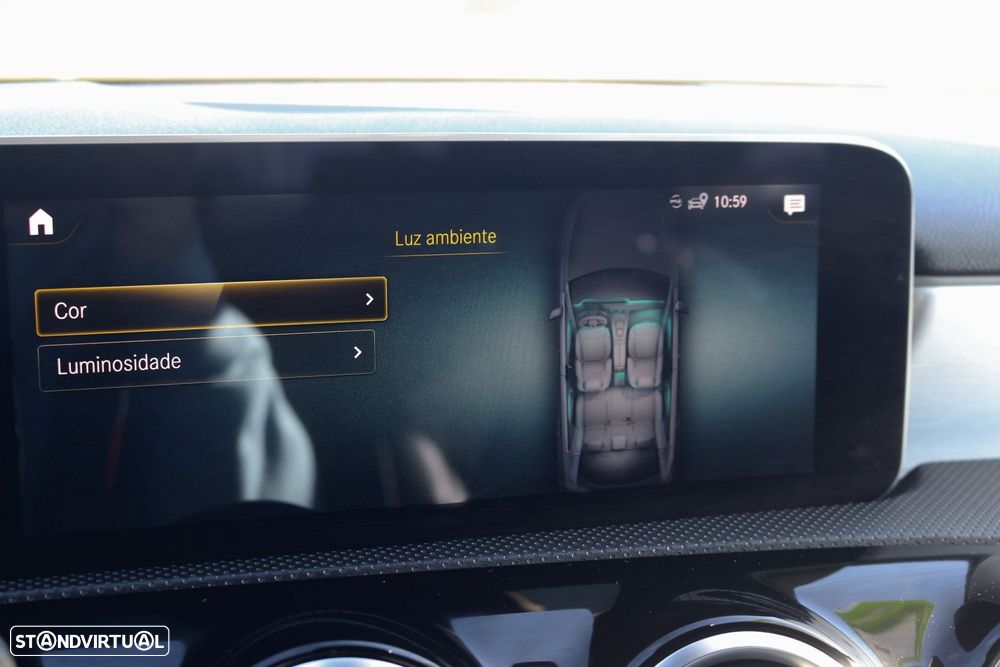 Mercedes-Benz A 250 Limousine e AMG Line - 28