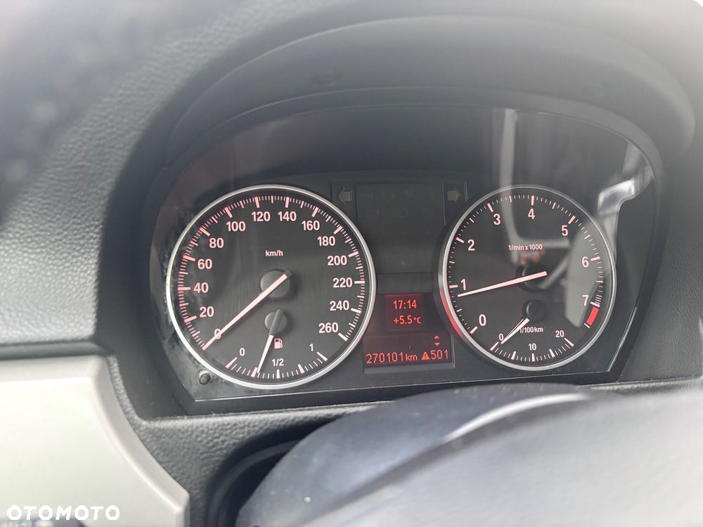 BMW Seria 3 320i - 9