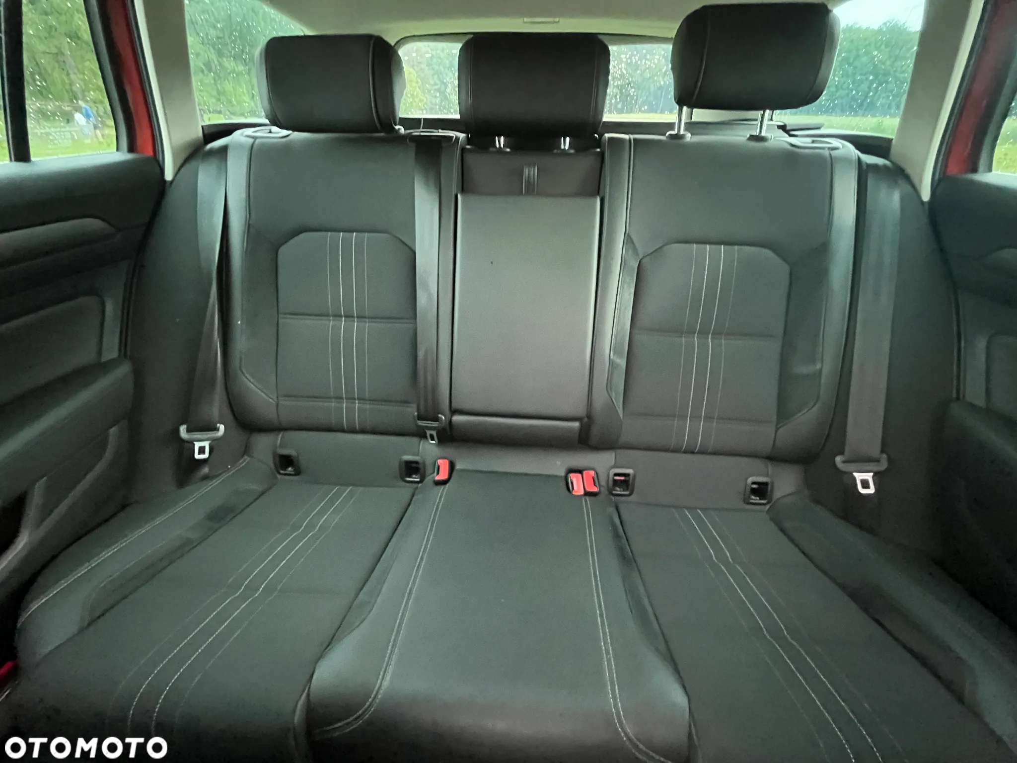 Volkswagen Passat - 12