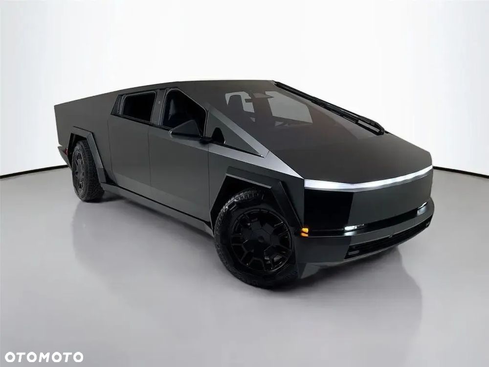 Tesla Cybertruck - 13