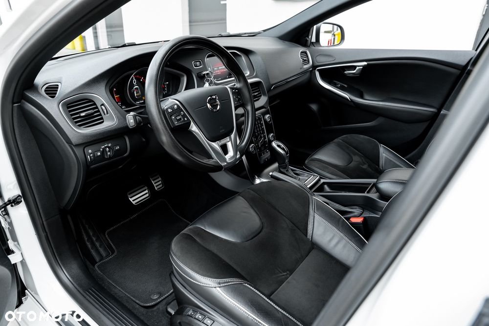 Volvo V40 D2 Geartronic RDesign - 18
