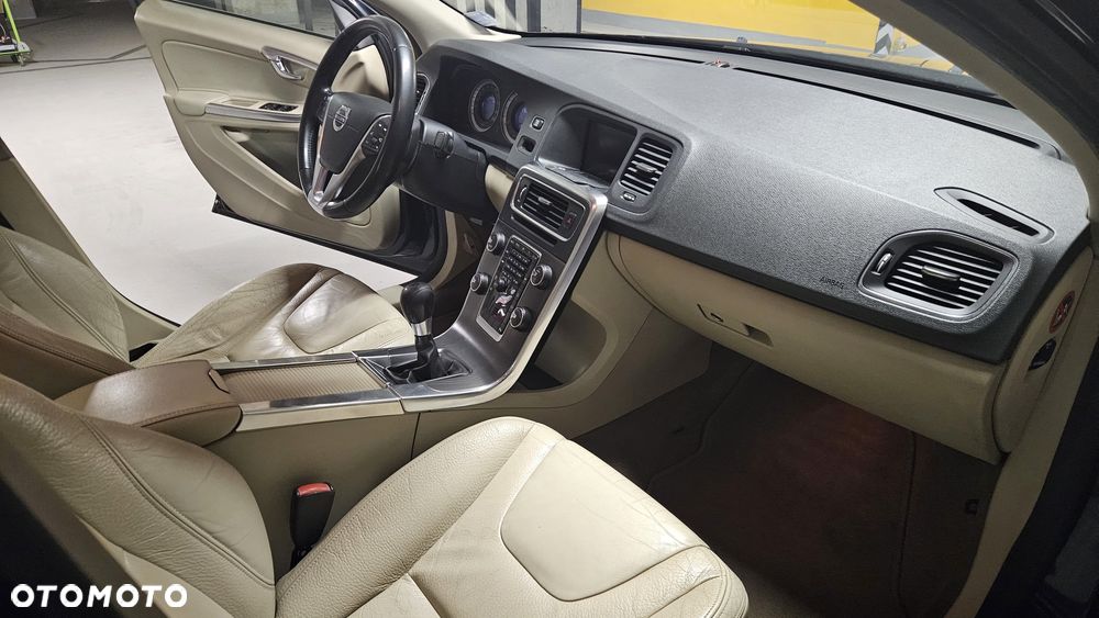 Volvo S60 D3 Momentum - 13