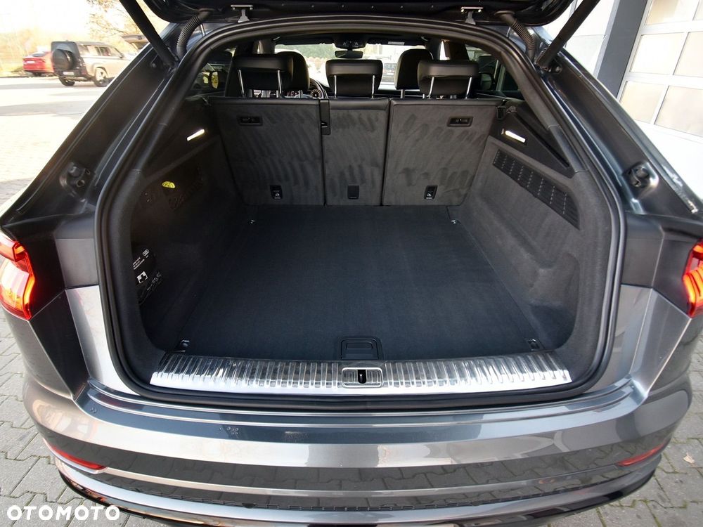 Audi Q8 - 30