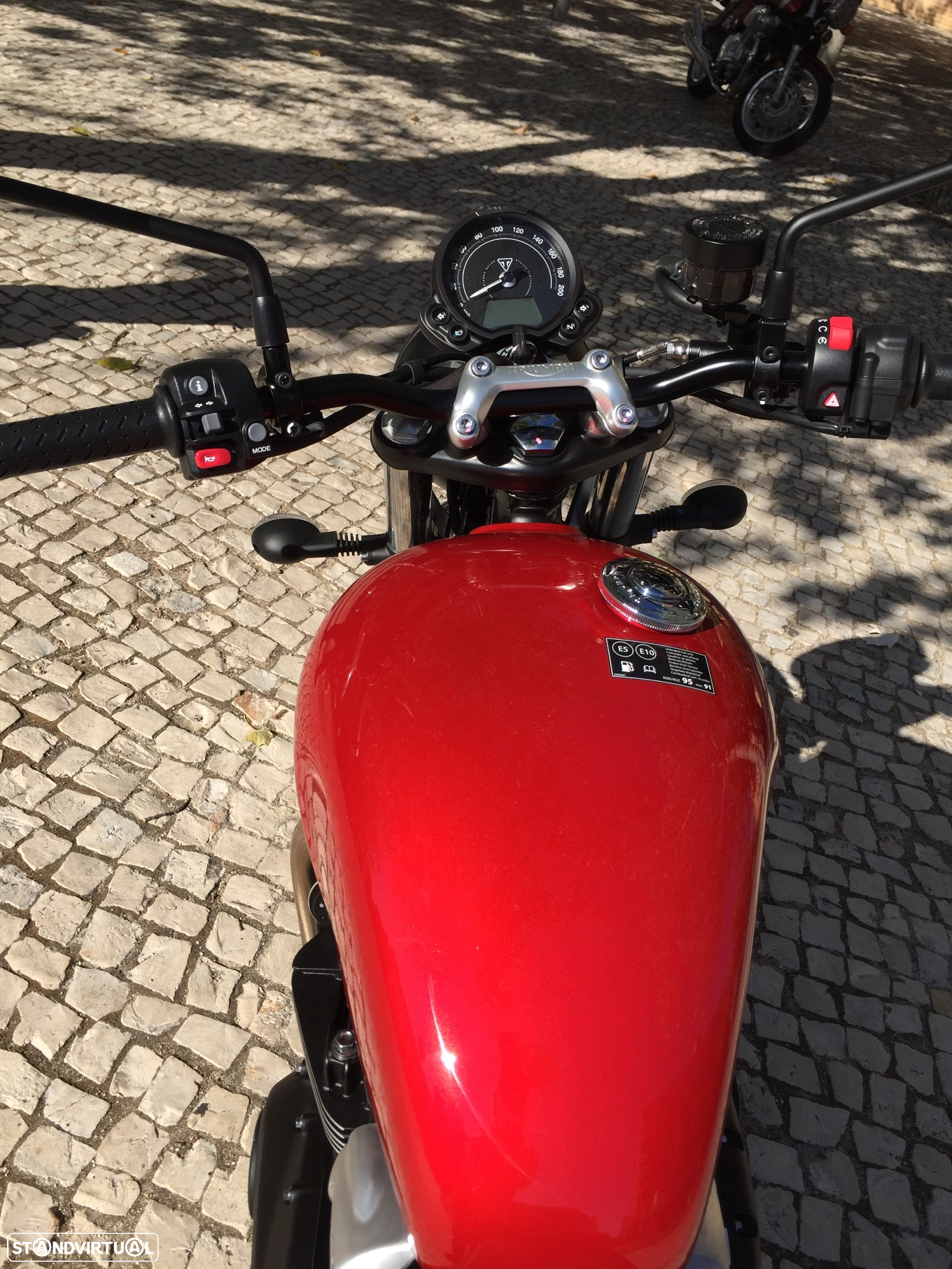 Triumph Street Twin - 7