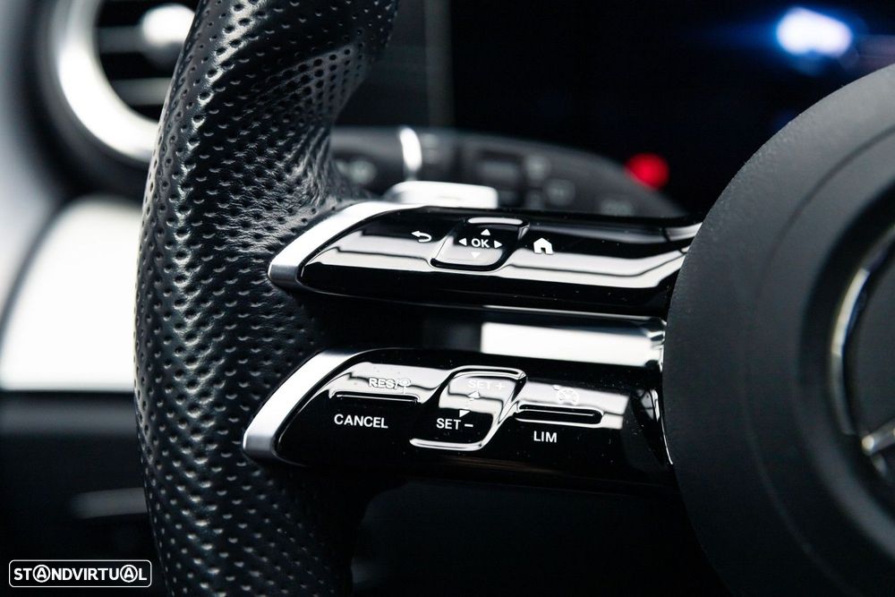 Mercedes-Benz E 300 e AMG Line - 29