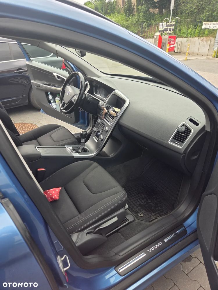 Volvo XC 60 D4 Kinetic - 5