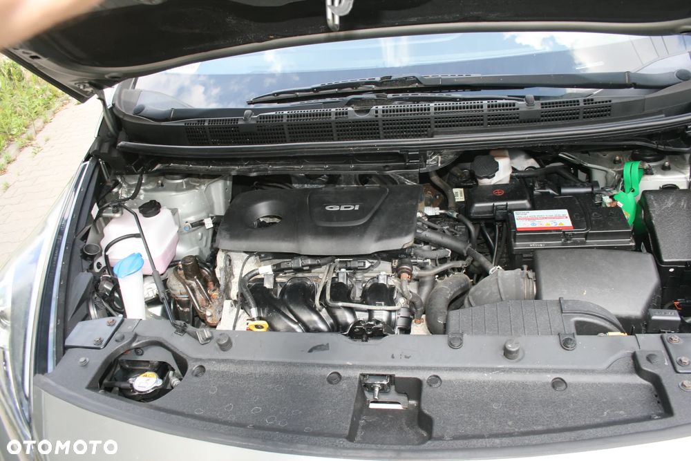 Kia Carens 1.6 GDI M 7os - 10
