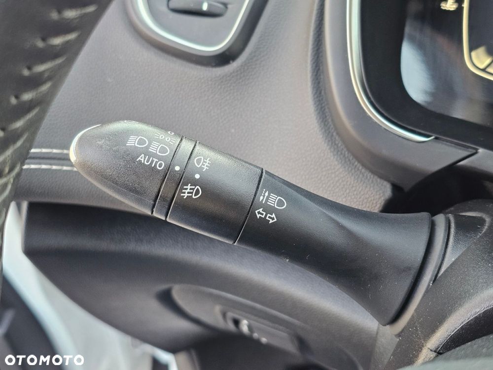 Renault Grand Scenic - 28