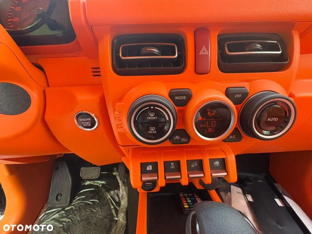 Suzuki Jimny 1.5 Elegance - 2