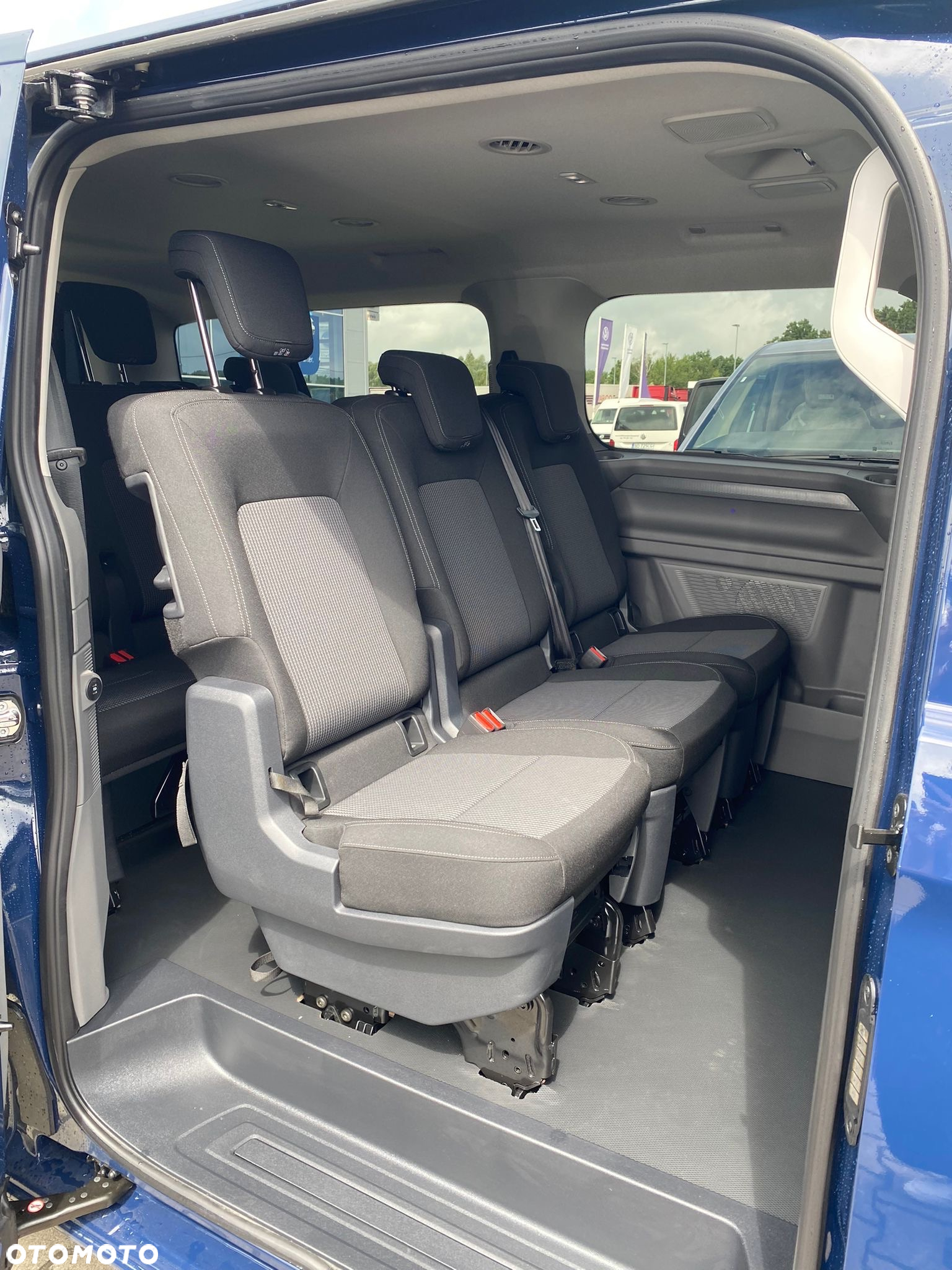 Volkswagen Caravelle 2.0 TDI L2 - 14