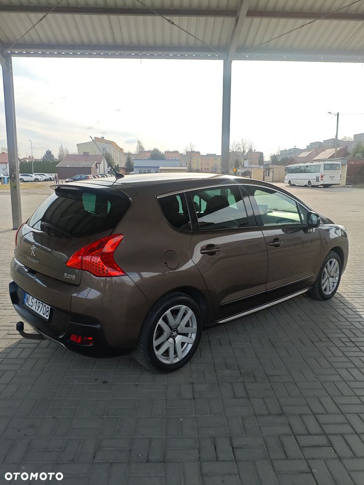 Peugeot 3008 Hybrid4 - 14
