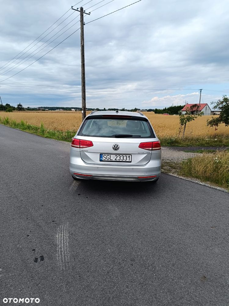 Volkswagen Passat 2.0 TDI (BlueMotion Technology) DSG Comfortline - 9