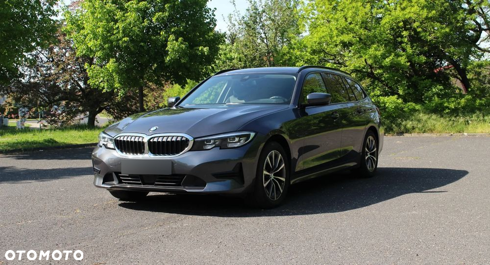 BMW Seria 3 318d Touring Advantage - 10