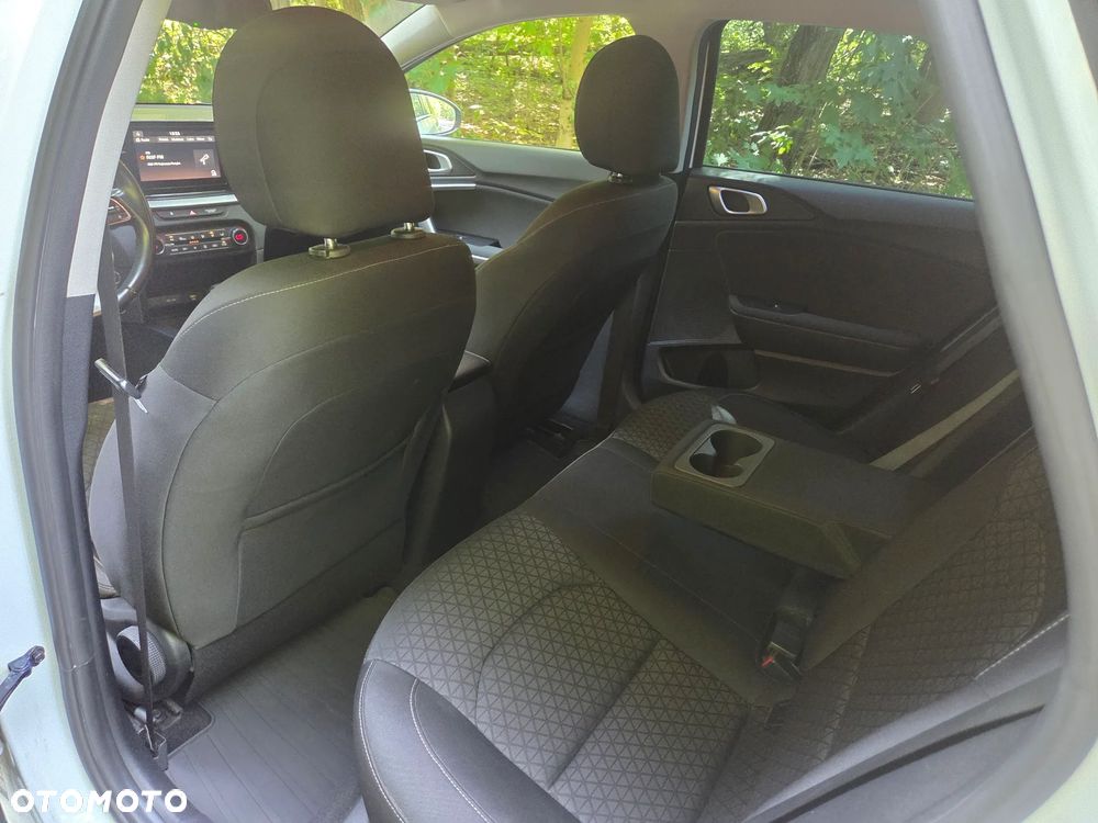 Kia Ceed 1.6 CRDi mHEV L Business Line DCT - 21