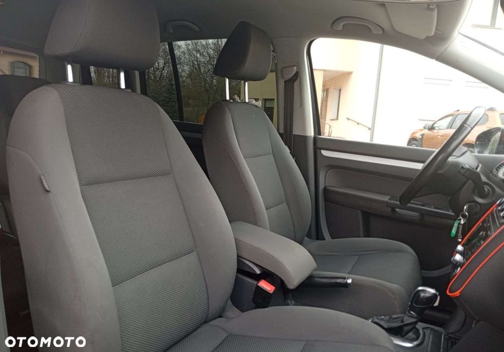 Volkswagen Touran - 15