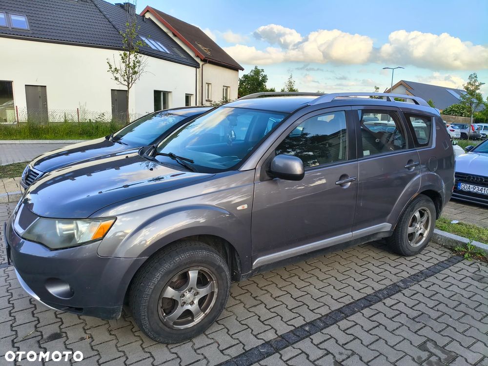 Mitsubishi Outlander 2.0 DID Instyle - 2