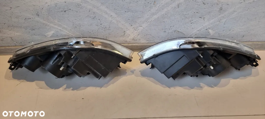 Lampa przód prawa lewa NISSAN NV400 - 4