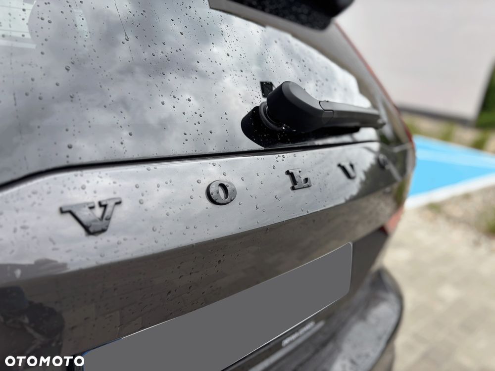 Volvo V60 B4 B DKG Plus Dark - 6