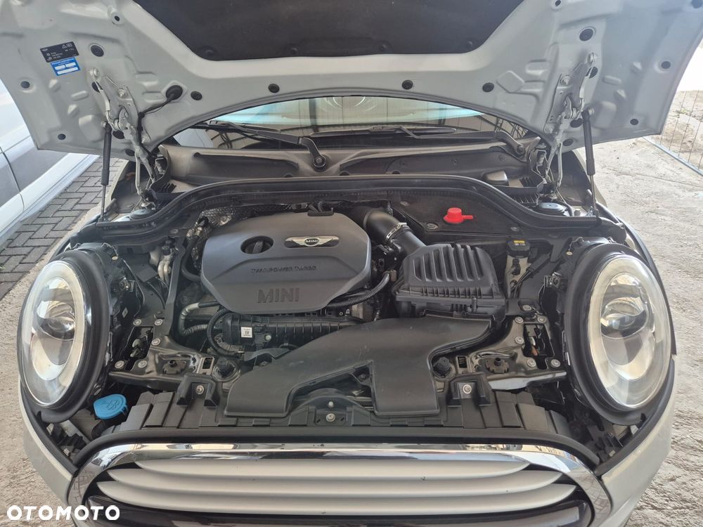 MINI Cooper Essential Trim - 13