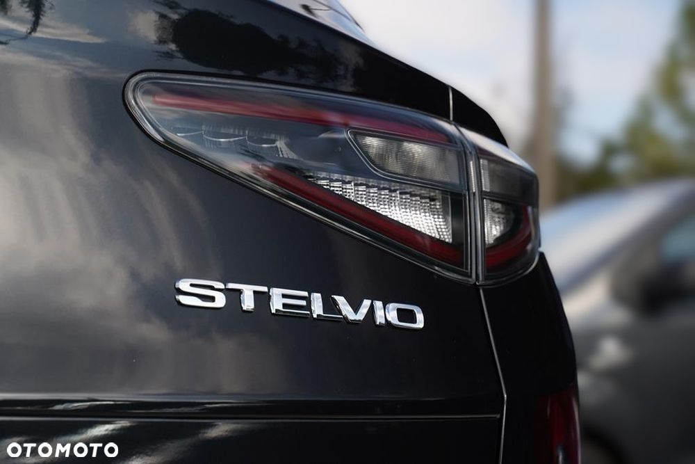Alfa Romeo Stelvio 2.0 Turbo Veloce Q4 - 32