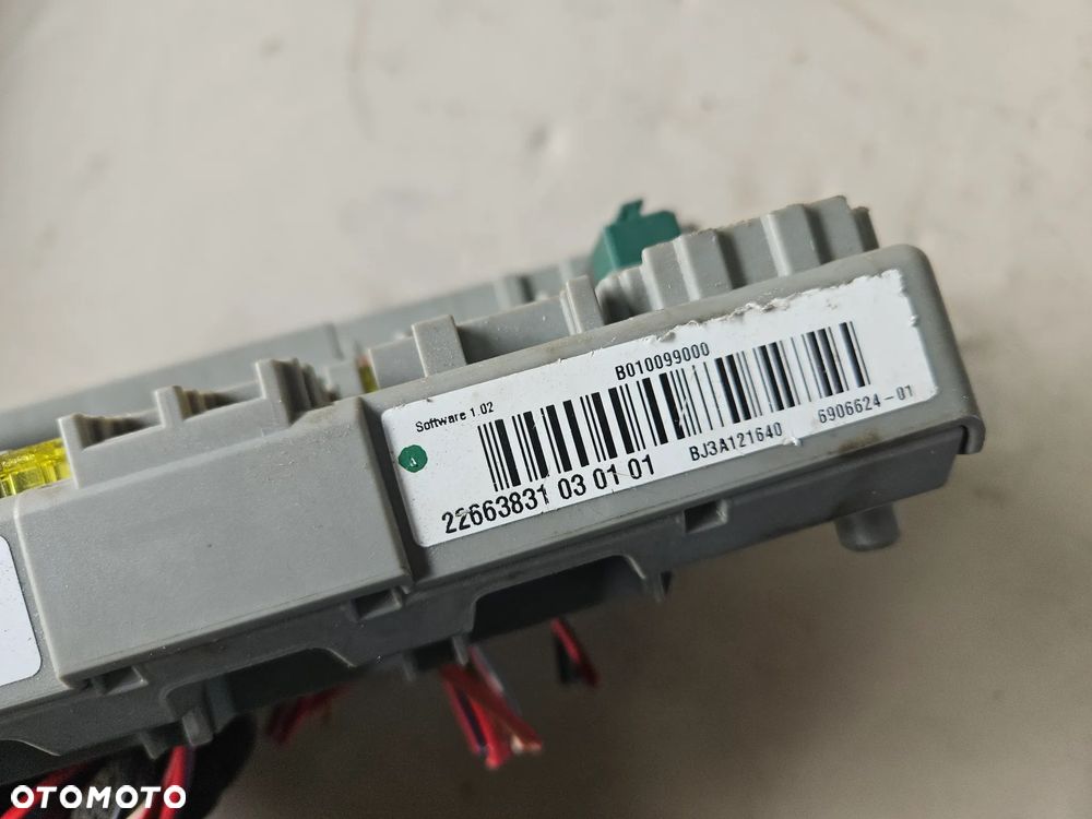 Skrzynka bezpieczników BMW seria 1 E87 2,0 i 2006r 6906624 6906624-07 - 4