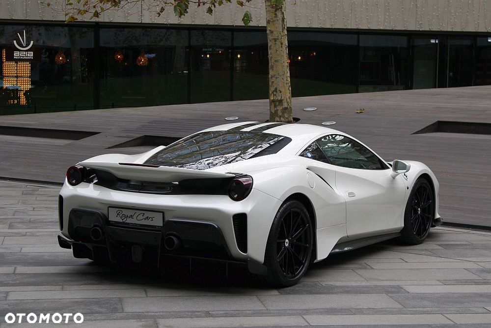 Ferrari 488 Pista - 4