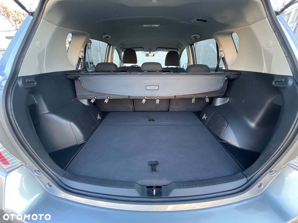 Toyota Verso 1.6 Premium - 18