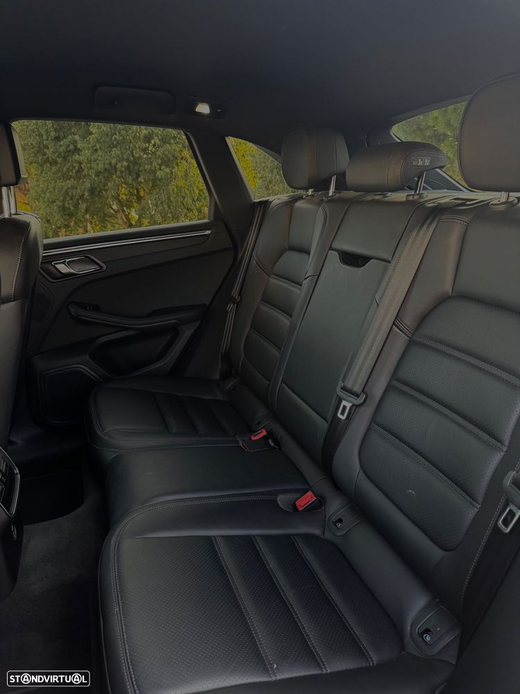 Porsche Macan T - 32