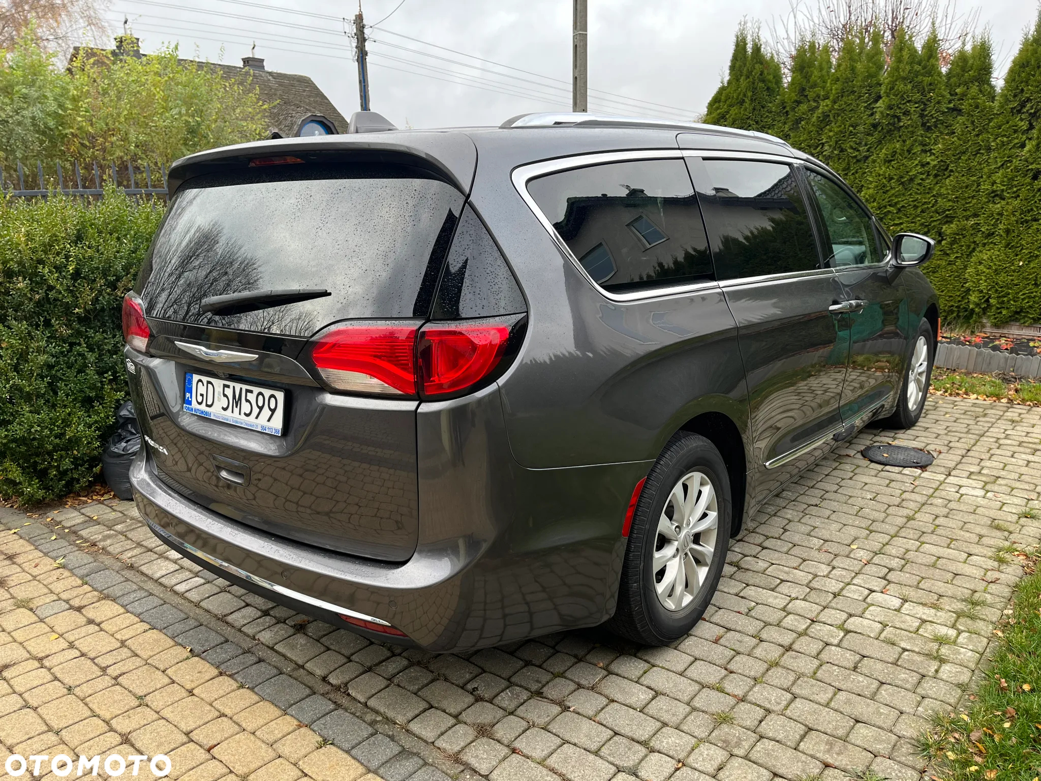 Chrysler Pacifica - 13
